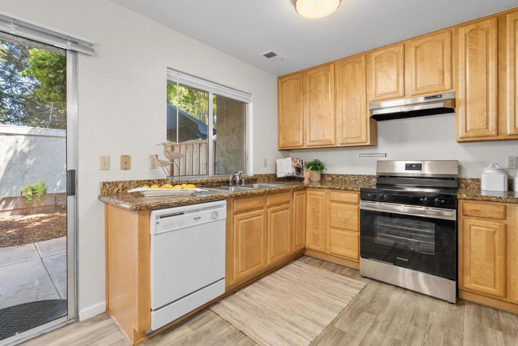 406 Sailfish Drive Property Photo 14