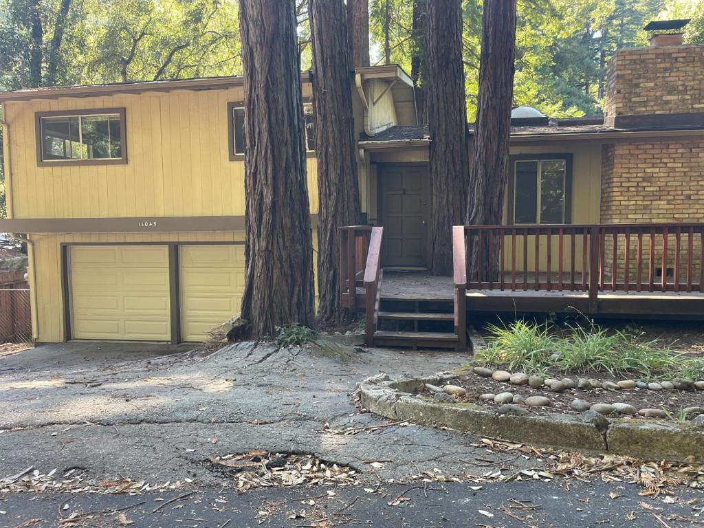 11045 Riverside Road Property Photo 2