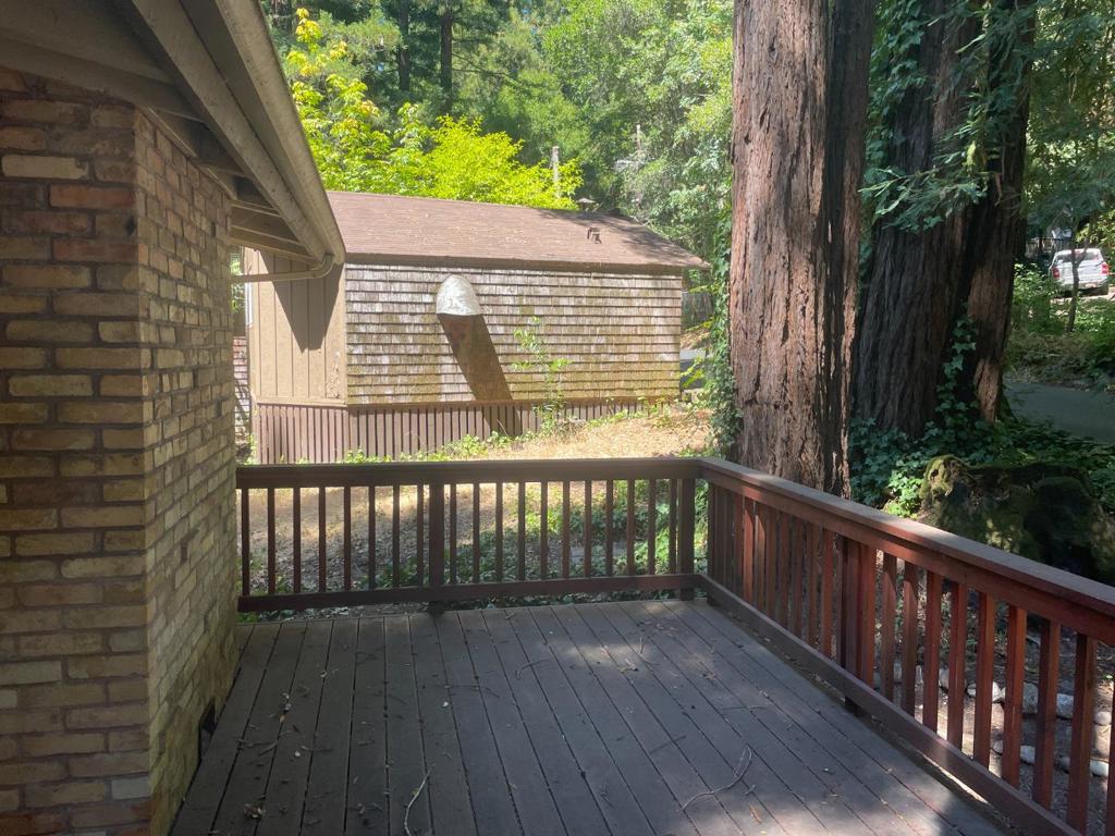 11045 Riverside Road Property Photo 8
