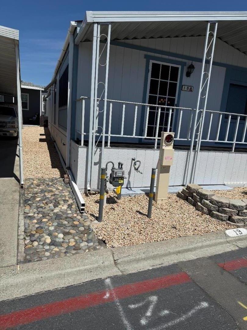 1220 Tasman Drive 1b Property Photo 2