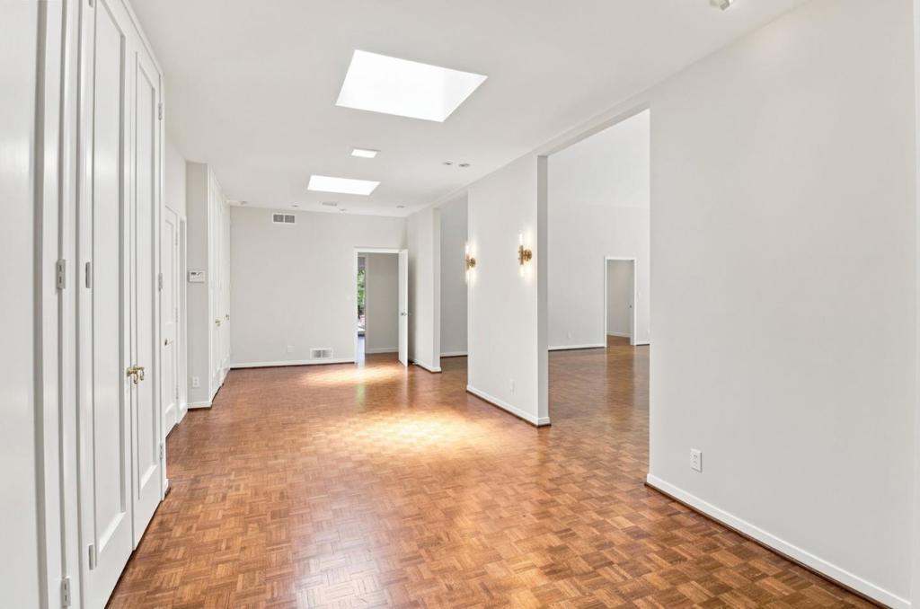 820 Eucalyptus Avenue Property Photo 10