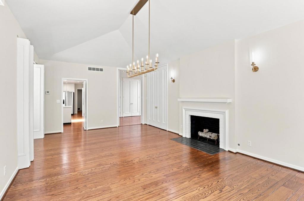 820 Eucalyptus Avenue Property Photo 29