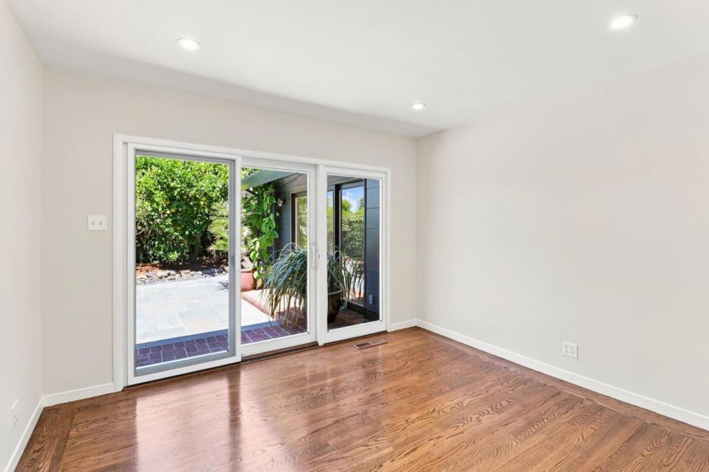 820 Eucalyptus Avenue Property Photo 31
