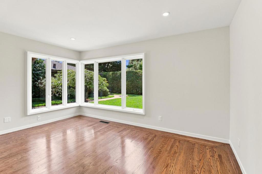820 Eucalyptus Avenue Property Photo 32