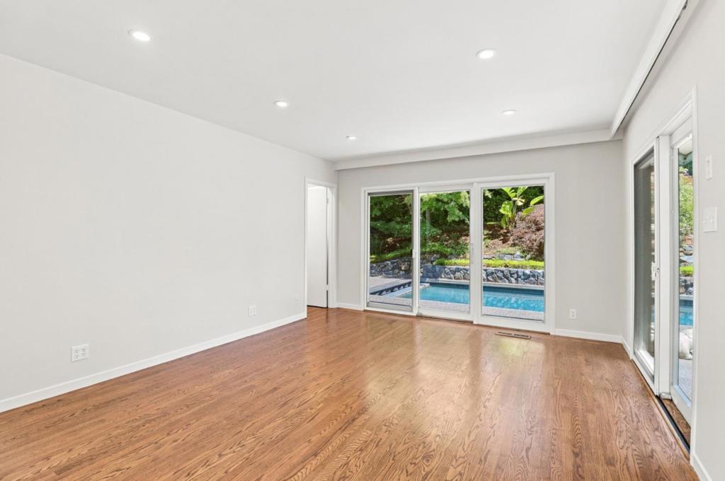 820 Eucalyptus Avenue Property Photo 33