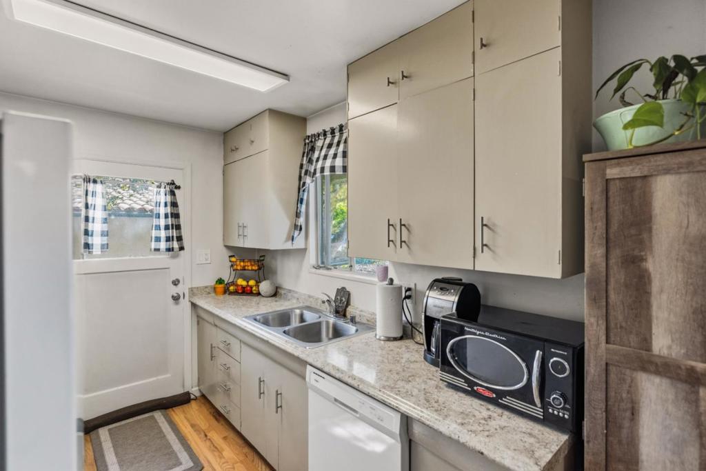 244 Mar Vista Drive Property Photo 7