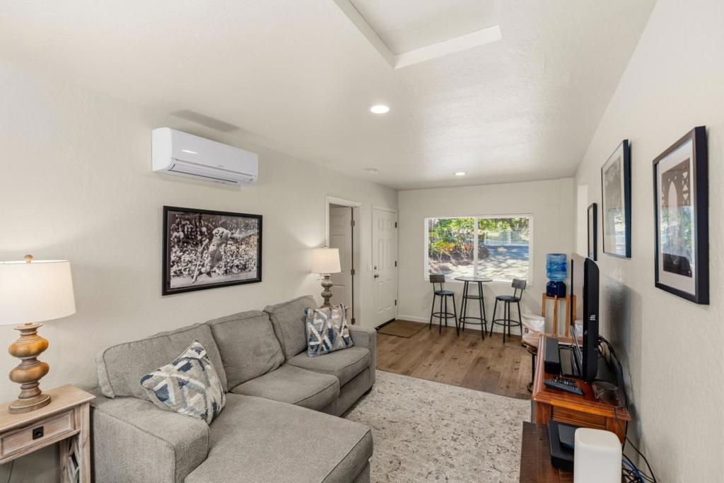 244 Mar Vista Drive Property Photo 9