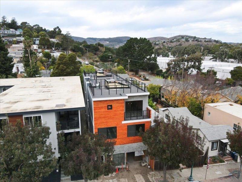 18 Visitacion Avenue Property Photo 1