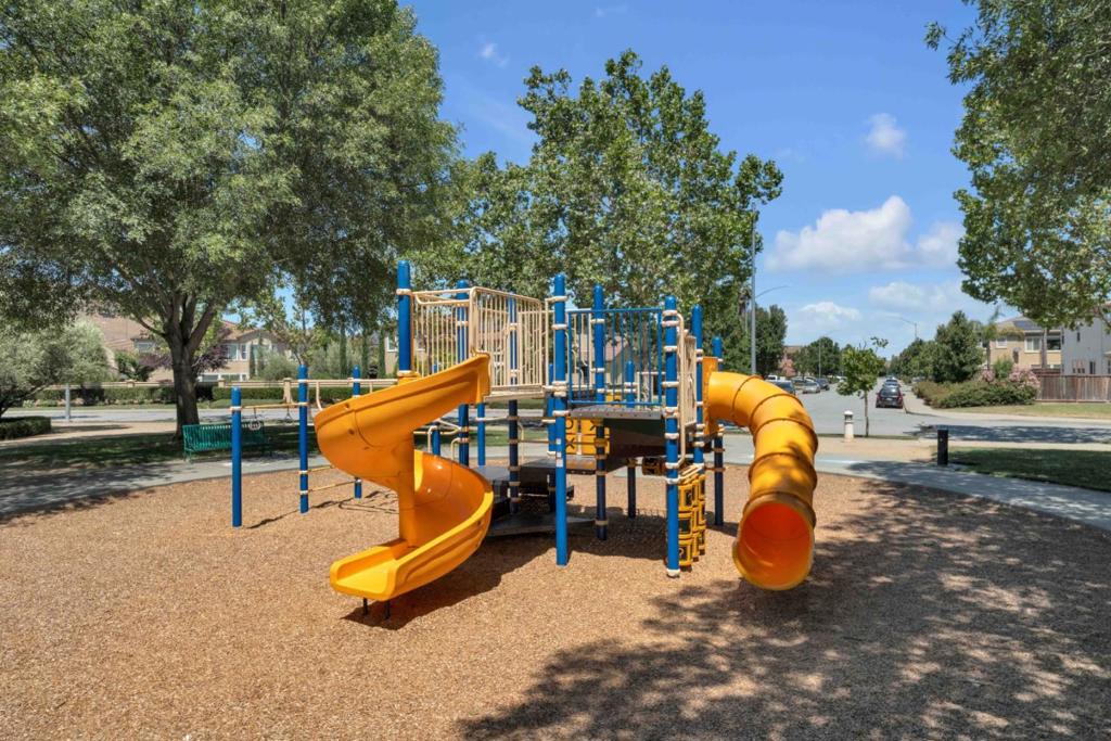 190 Fennel Court Property Photo 86