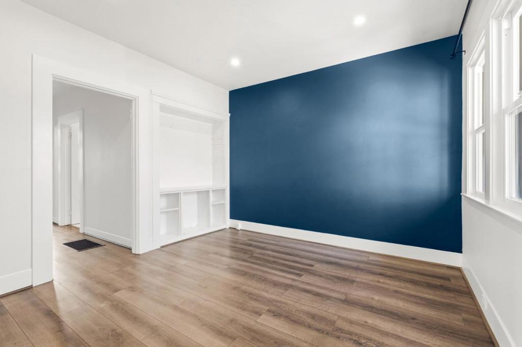 523 Baden Avenue Property Photo 2