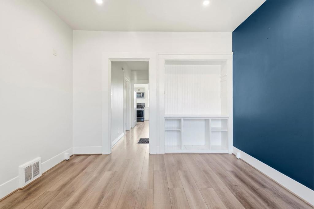 523 Baden Avenue Property Photo 4
