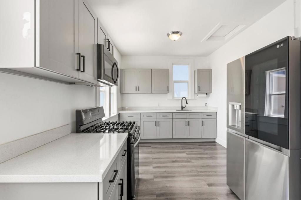 523 Baden Avenue Property Photo 17