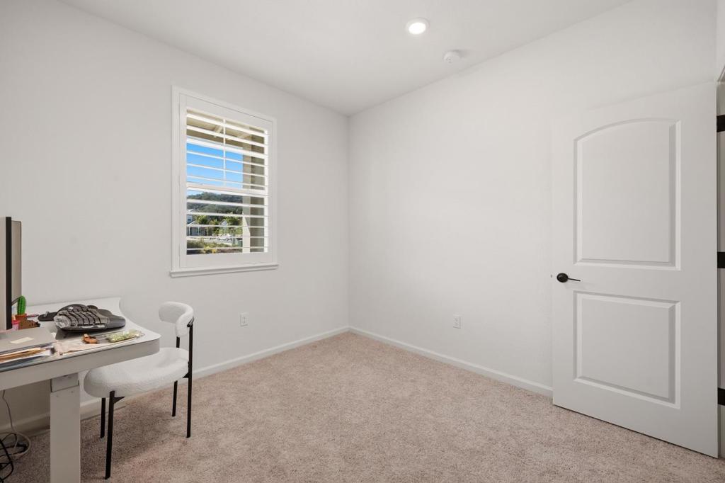 1649 Siderits Way Property Photo 11