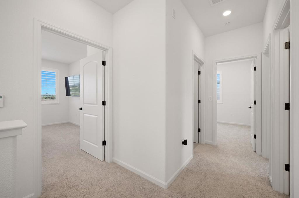 1649 Siderits Way Property Photo 13