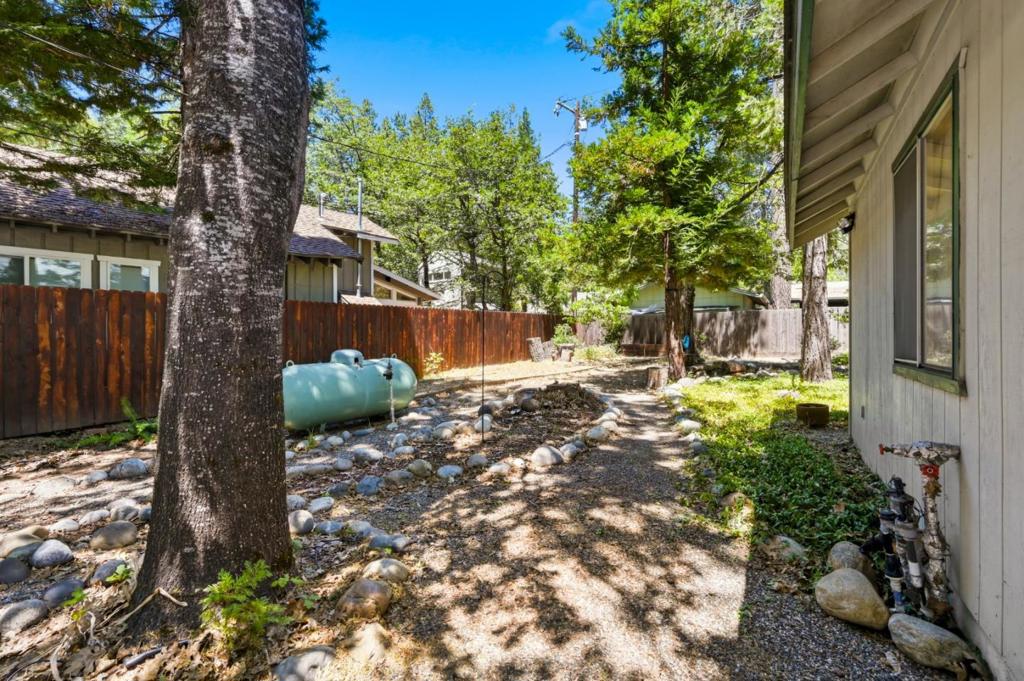 23035 Strauch Drive Property Photo 6