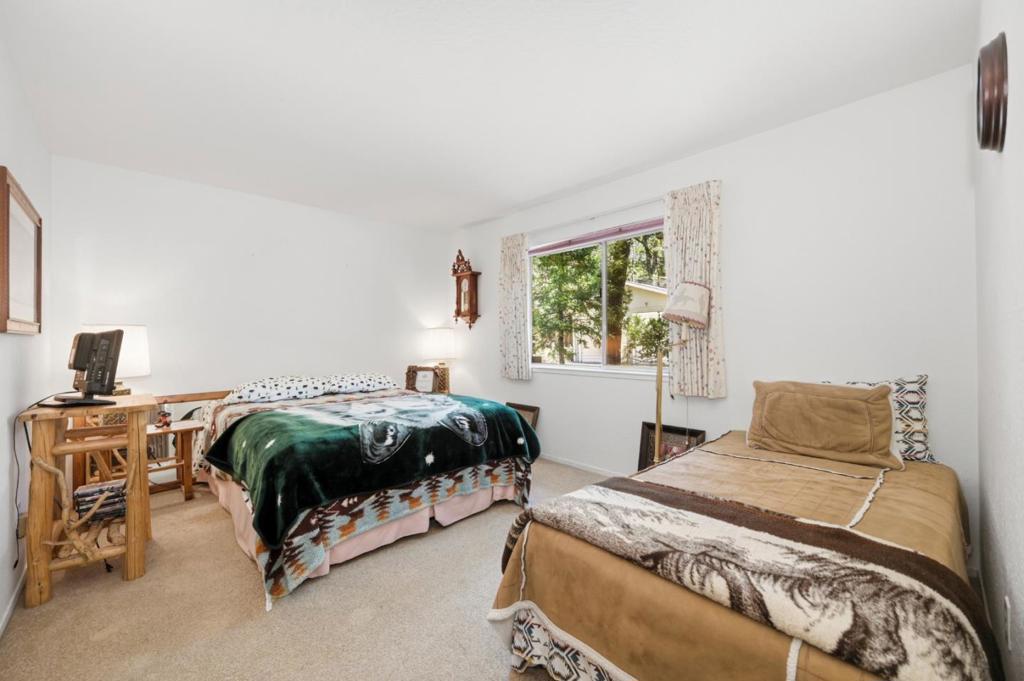23035 Strauch Drive Property Photo 10