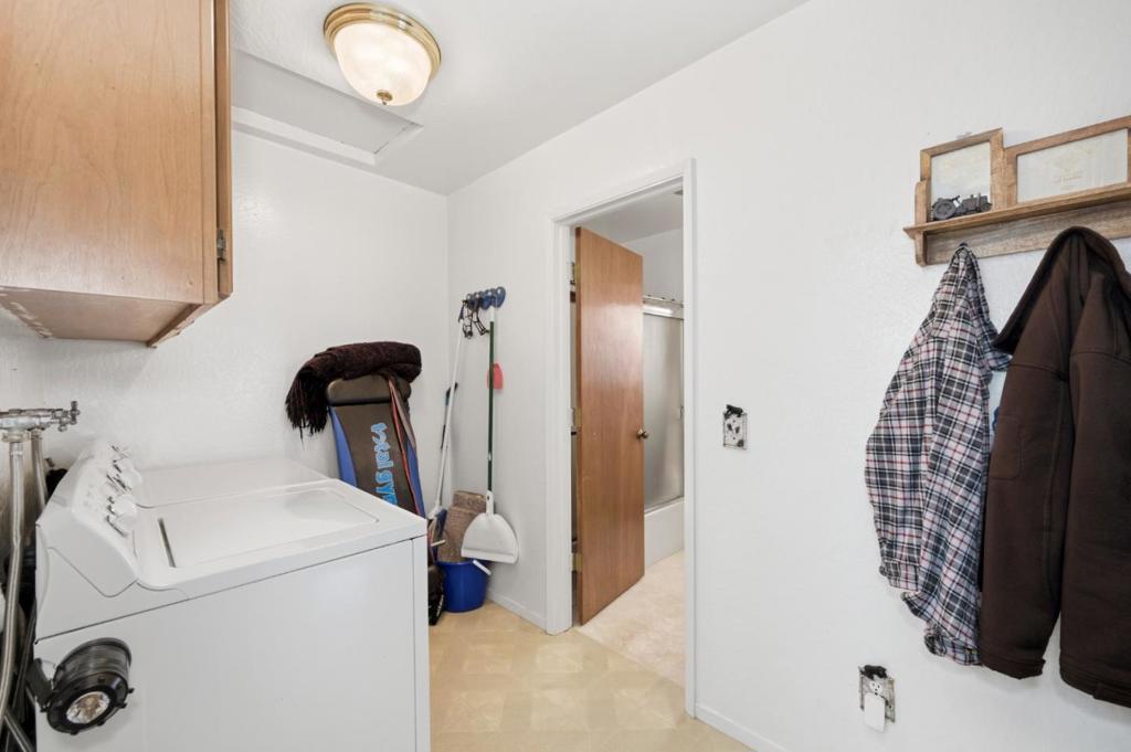 23035 Strauch Drive Property Photo 12