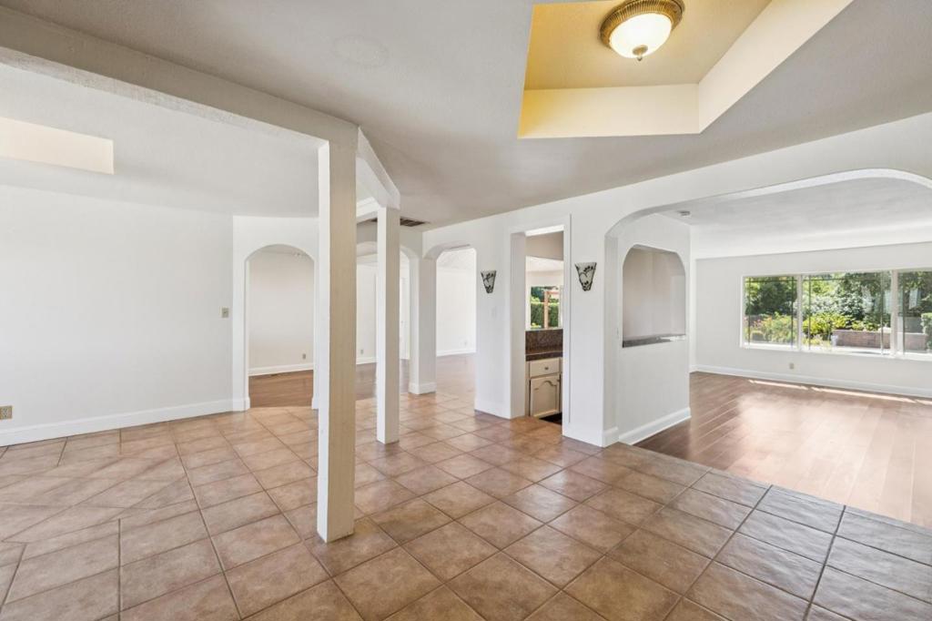 3120 Oak Leaf Court Property Photo 10