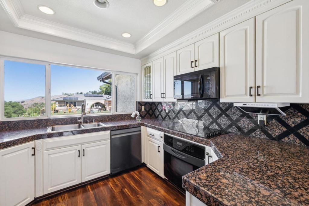 3120 Oak Leaf Court Property Photo 35