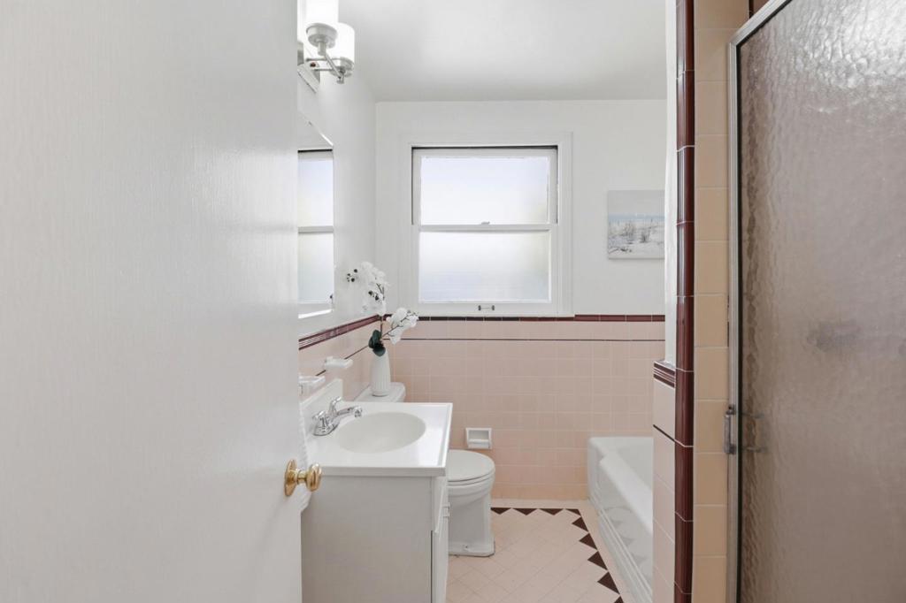 148 Burbank Avenue Property Photo 23