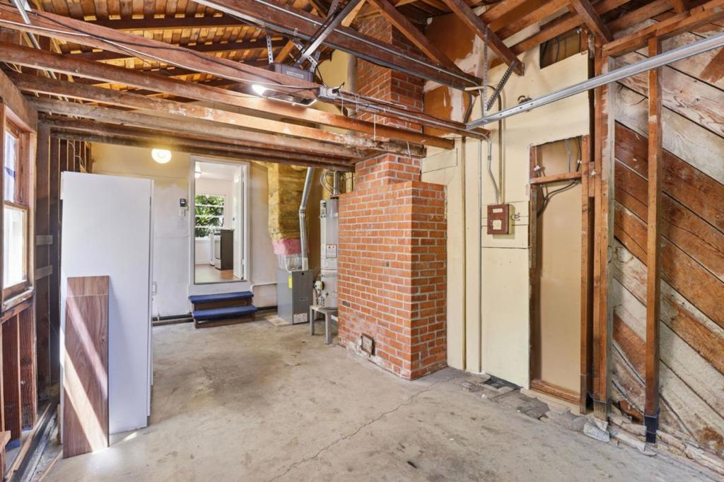 148 Burbank Avenue Property Photo 39