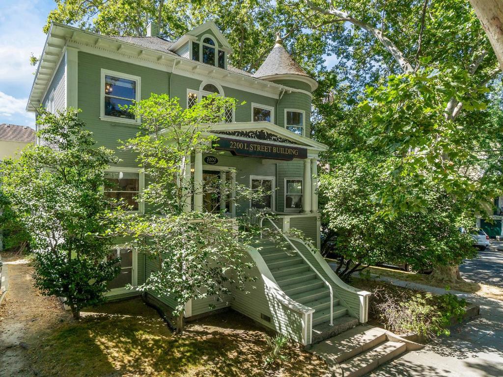 2200 L Street Property Photo 4