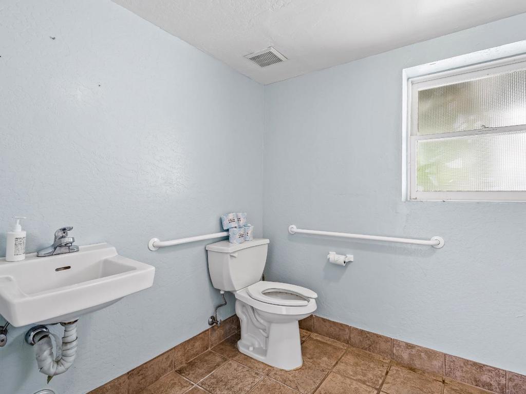 2200 L Street Property Photo 11