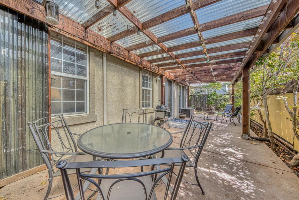 963 Fitzgerald Street Property Photo 10
