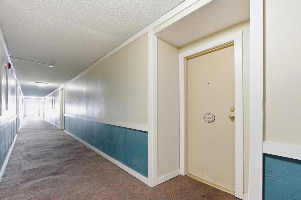 1760 Halford Avenue 162 Property Photo 10