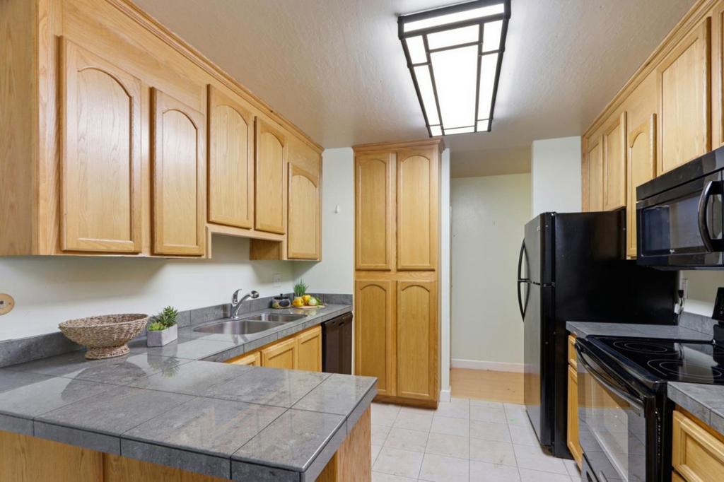 1760 Halford Avenue 162 Property Photo 18