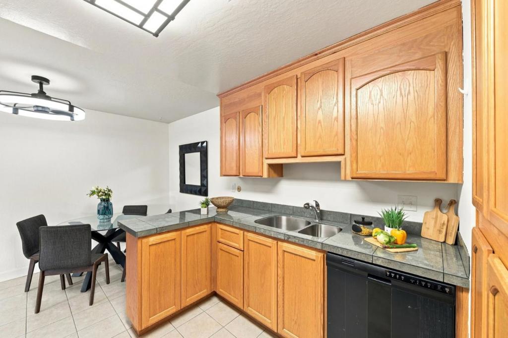1760 Halford Avenue 162 Property Photo 78