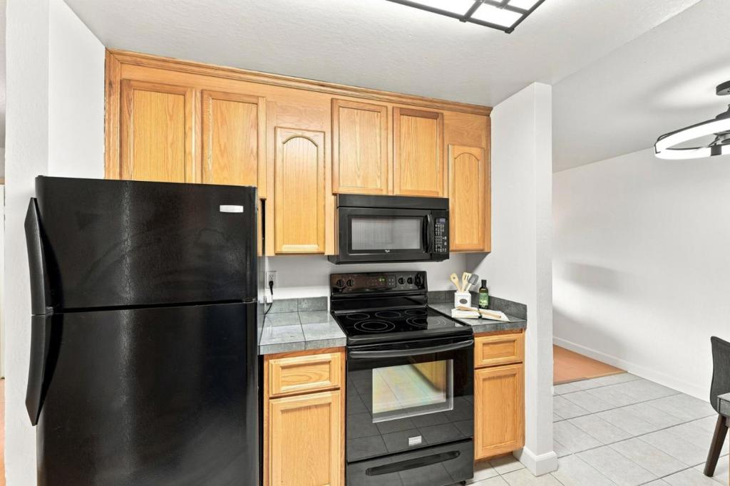 1760 Halford Avenue 162 Property Photo 79