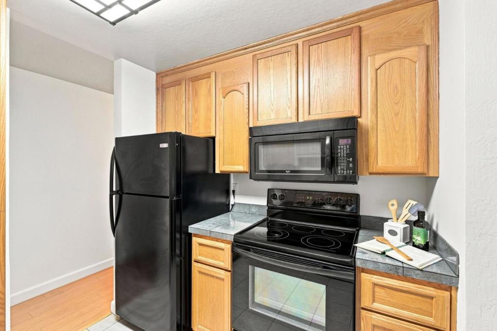 1760 Halford Avenue 162 Property Photo 80