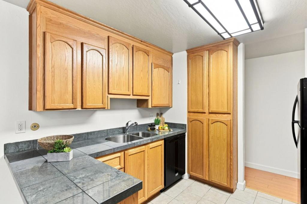 1760 Halford Avenue 162 Property Photo 81