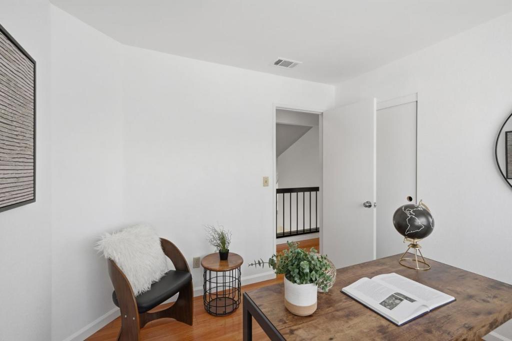 201 Knights Circle Property Photo 15