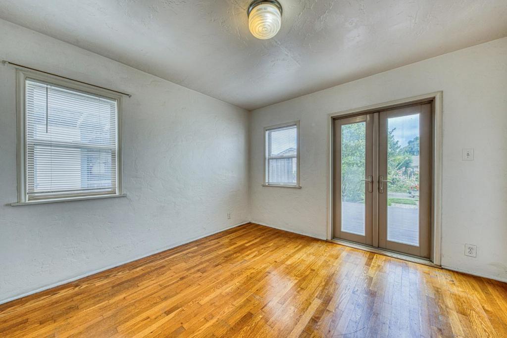 338 Alexander Street Property Photo 14