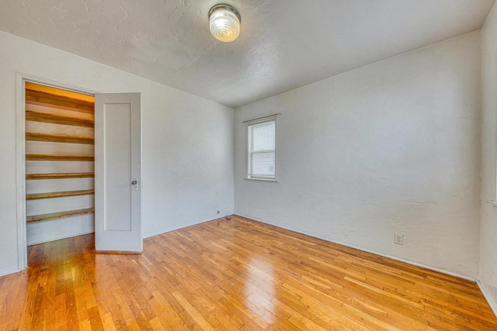 338 Alexander Street Property Photo 15