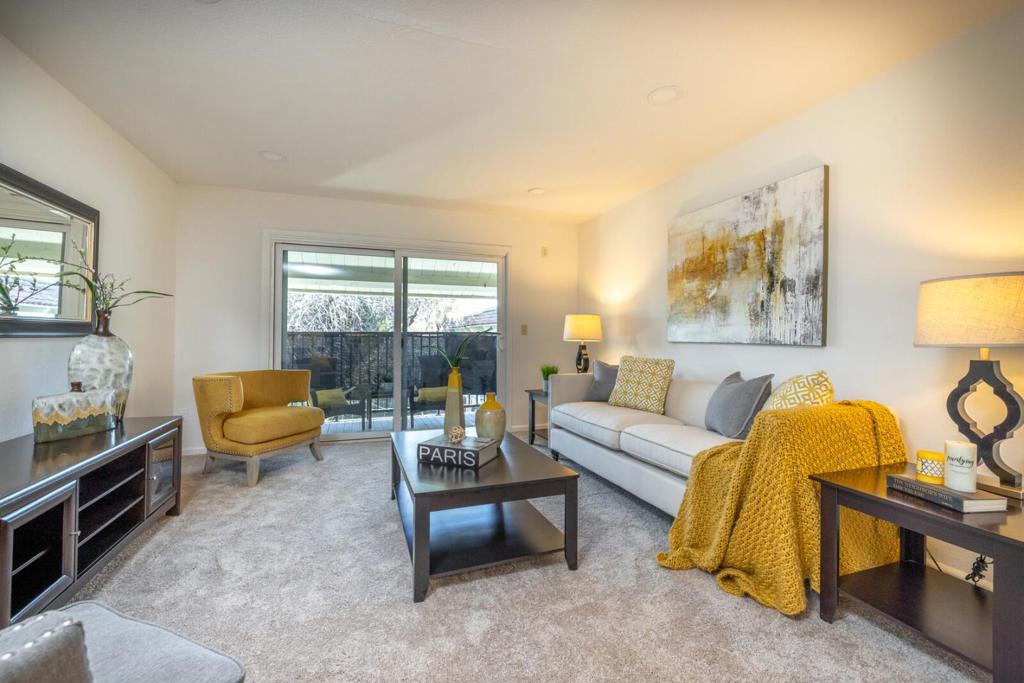 1730 Halford Avenue 355 Property Photo 2