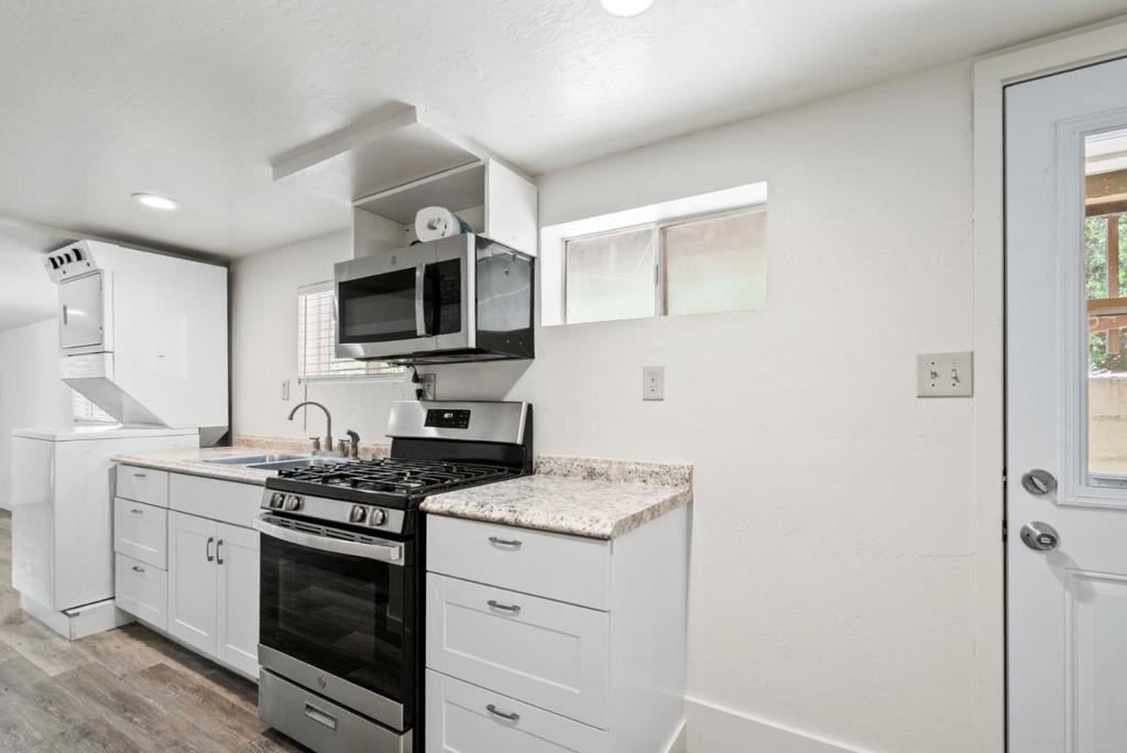 7025 Glen Haven Road Property Photo 8