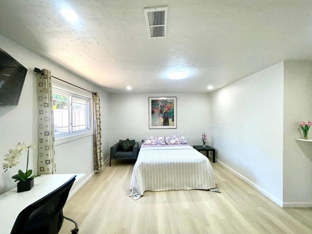 536 Flynn Avenue Property Photo 22