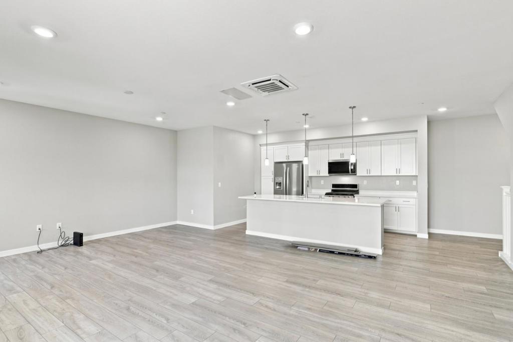 6583 Vision Court Property Photo 5