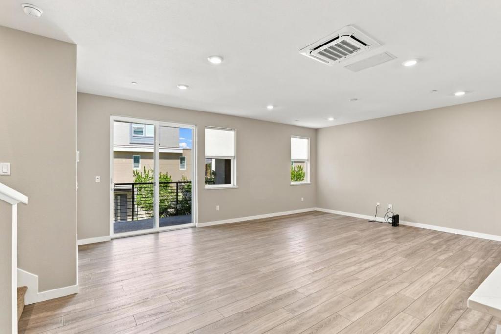 6583 Vision Court Property Photo 8