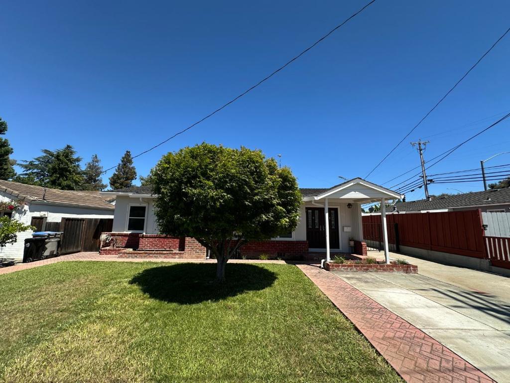 880 Sherman Oaks Drive Property Photo 1