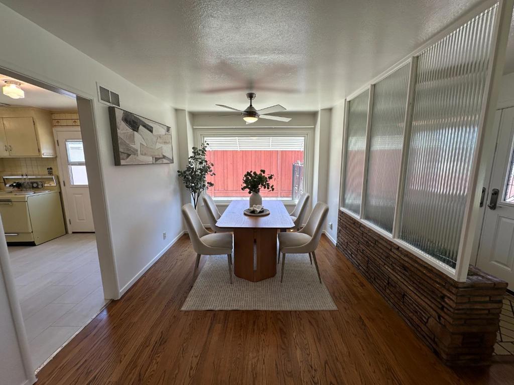 880 Sherman Oaks Drive Property Photo 6