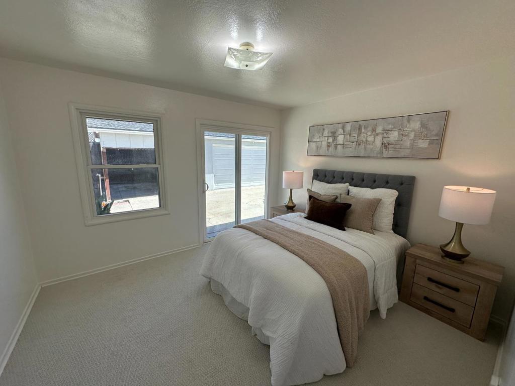 880 Sherman Oaks Drive Property Photo 8