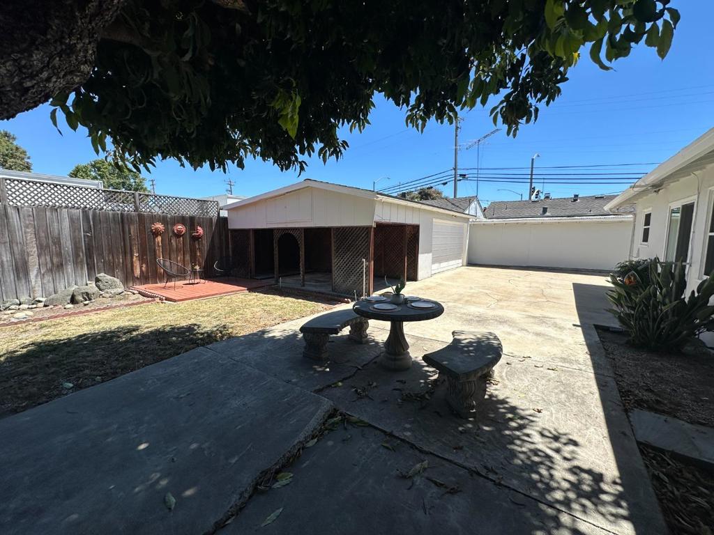 880 Sherman Oaks Drive Property Photo 10