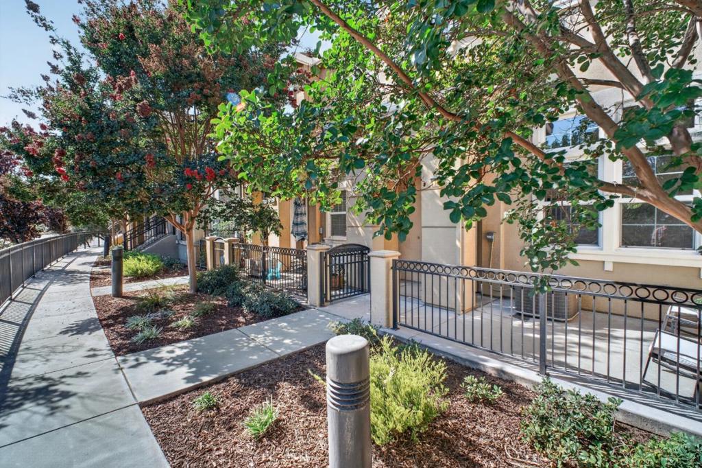 2252 Winepol Loop Property Photo 38