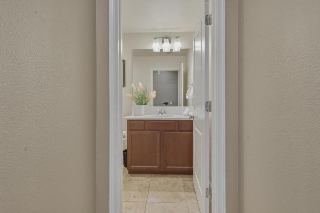 420 Alicante Drive Property Photo 21