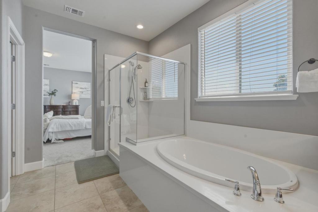 420 Alicante Drive Property Photo 31