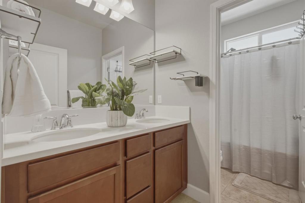 420 Alicante Drive Property Photo 38